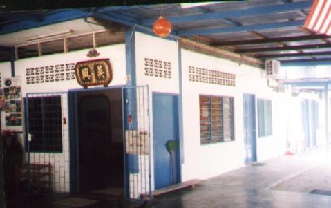 ET Budget Guest House Batu Feringgi Exterior foto